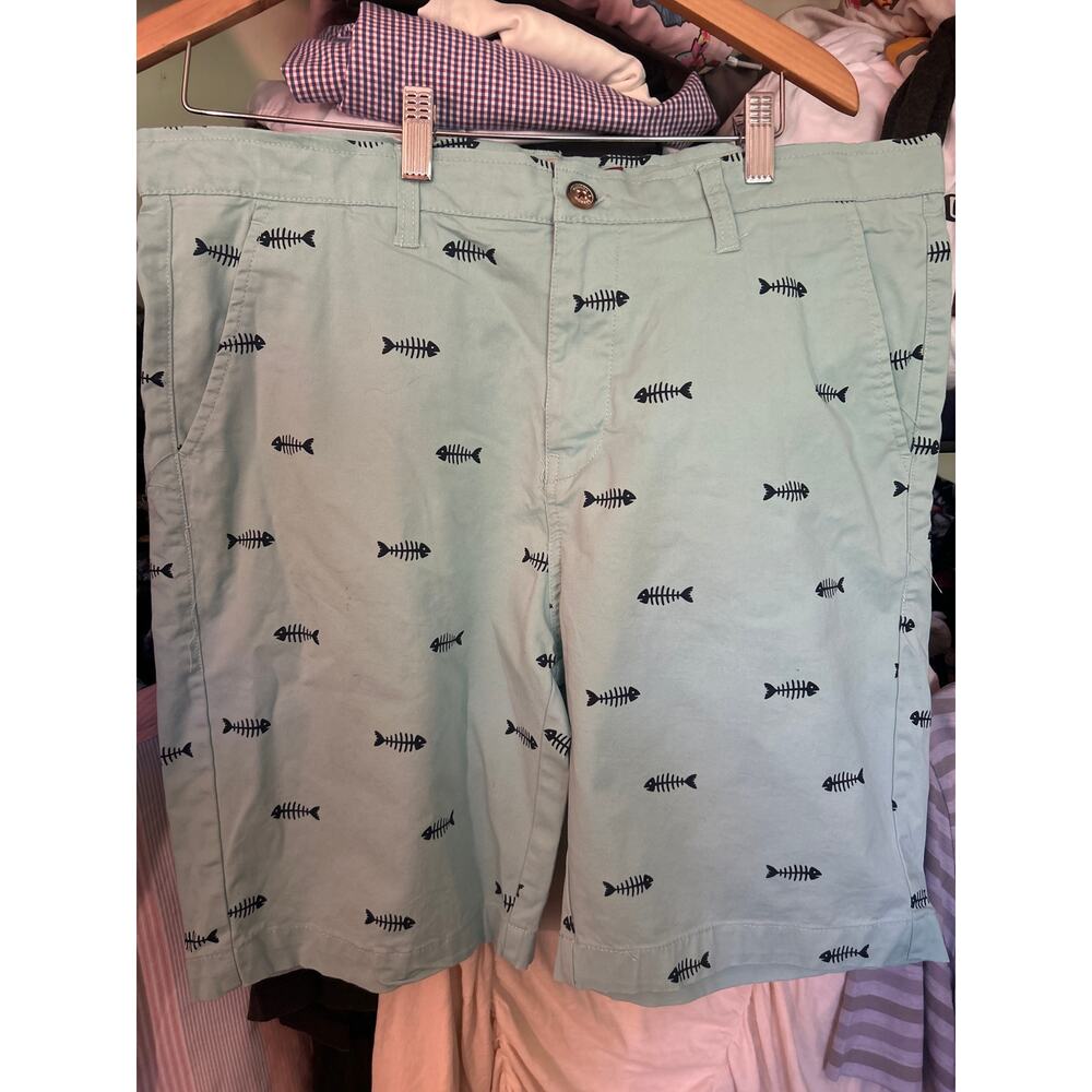 hudson & Barrow size 33 Men's shorts light turquoize embroidered fishbones